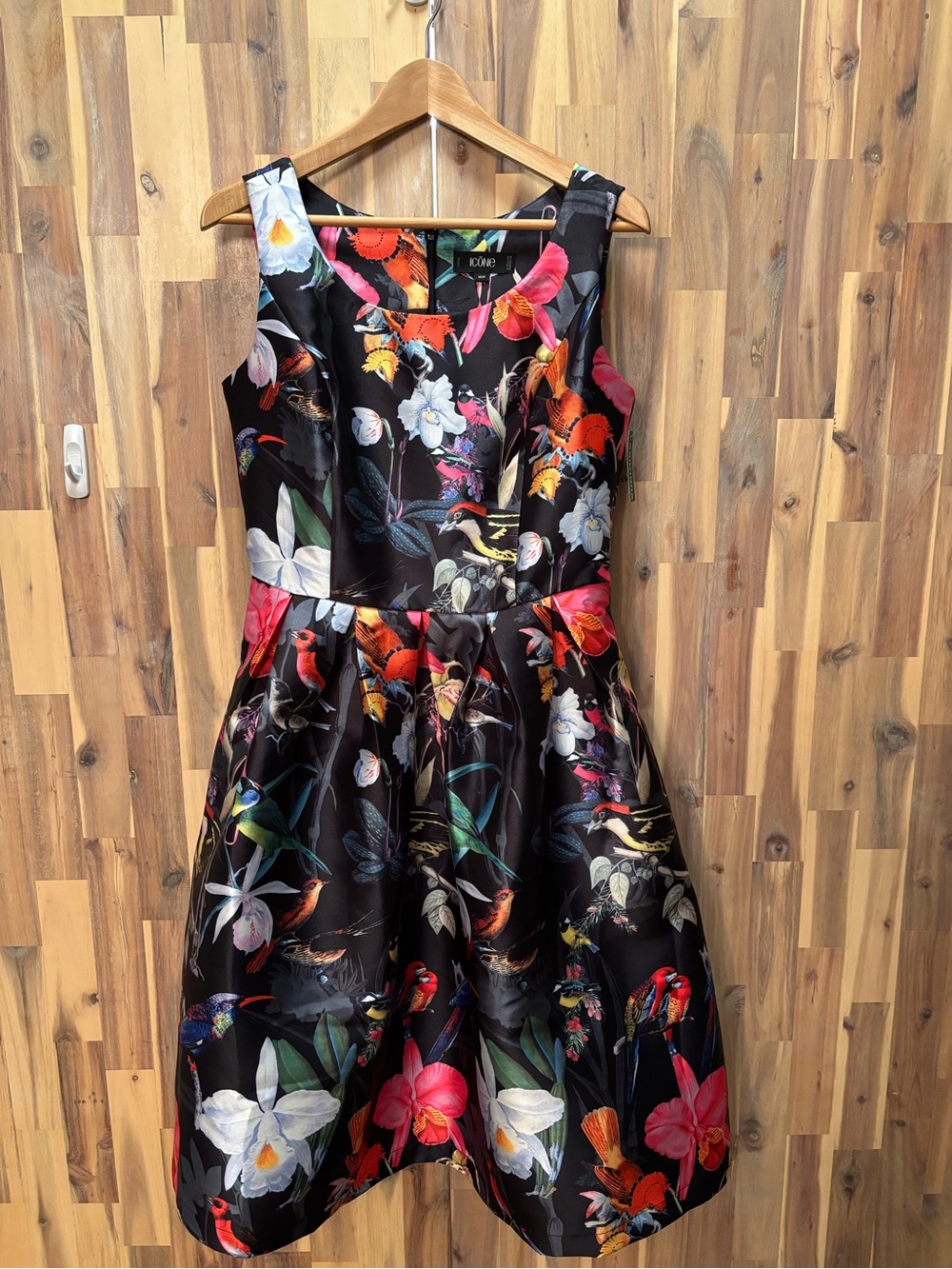 Simons NWT Vibrant Tropical Floral Sleeveless Dress Size M